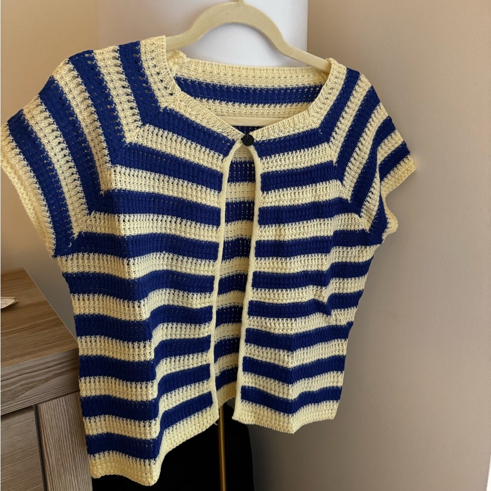 Yellow & Blue Short Sleeve Knit Top